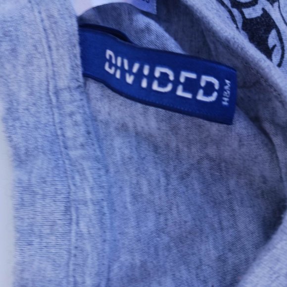 H&M Divided Size M Gray Simpson Shirt - Picture 7 of 10